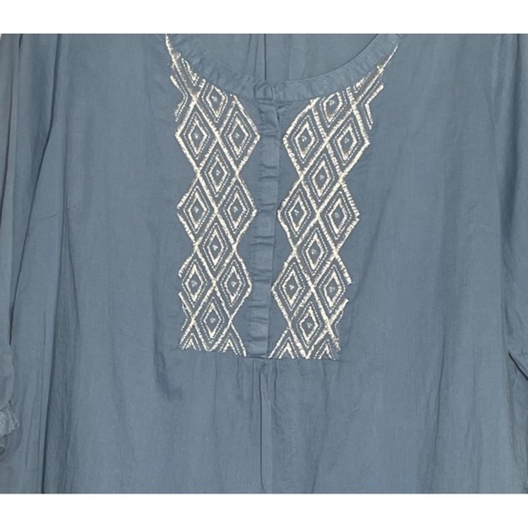 Avenue Tunic Blouse Women's 18/20 Blue 3/4 Sleeve Embroidered Button - Picture 3 of 4
